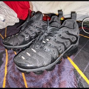 Nike Air Vapormax Plus- Black